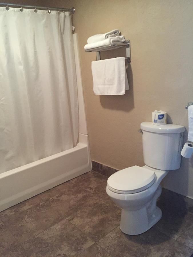 Harrison Inn Duchesne Bagian luar foto