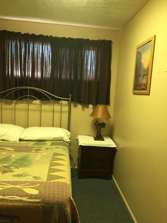 Harrison Inn Duchesne Bagian luar foto