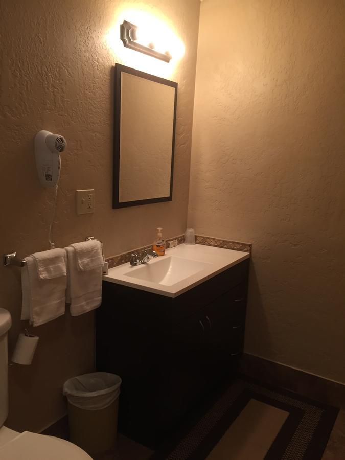 Harrison Inn Duchesne Bagian luar foto